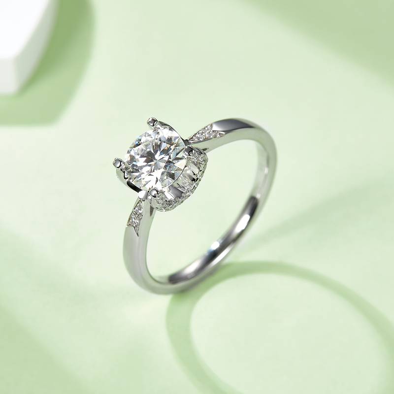 直臂V面微镶牛头S925银镀白金MoissaniteWomen's Ring1ctD级
